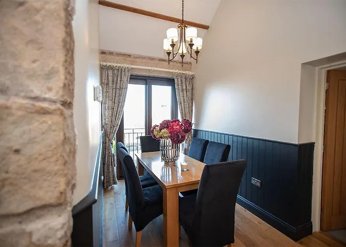 Tower Barn Cottage, Castle Carrock, A Luxurious Characterful With Hot Tub And Views *