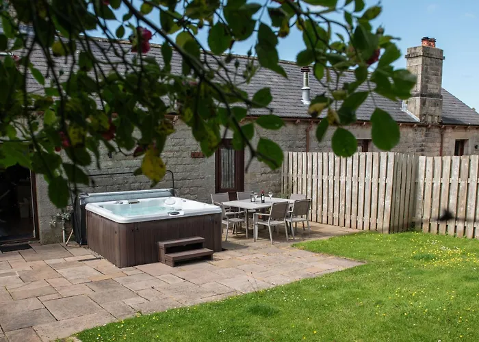 בית נופש Tower Barn Cottage, Castle Carrock, A Luxurious Characterful With Hot Tub And Views