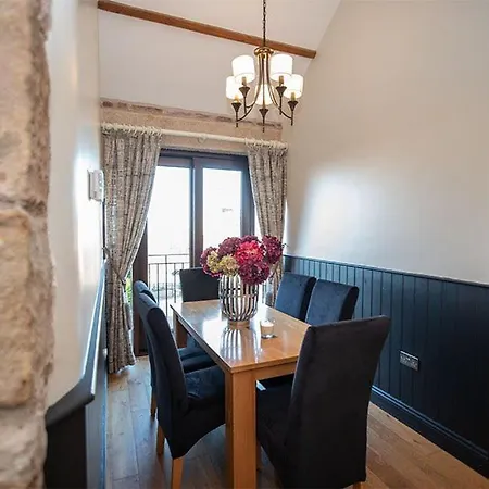 Tower Barn Cottage, Castle Carrock, A Luxurious Characterful With Hot Tub And Views *