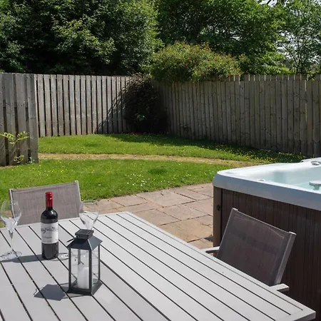 度假居 Tower Barn Cottage, Castle Carrock, A Luxurious Characterful With Hot Tub And Views Castle Carrock