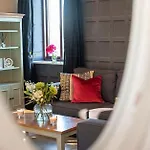 Дом отдыха Tower Barn Cottage, Castle Carrock, A Luxurious Characterful With Hot Tub And Views *